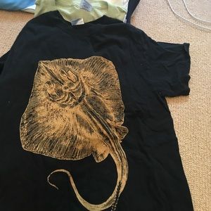 Never worn stingray city tee