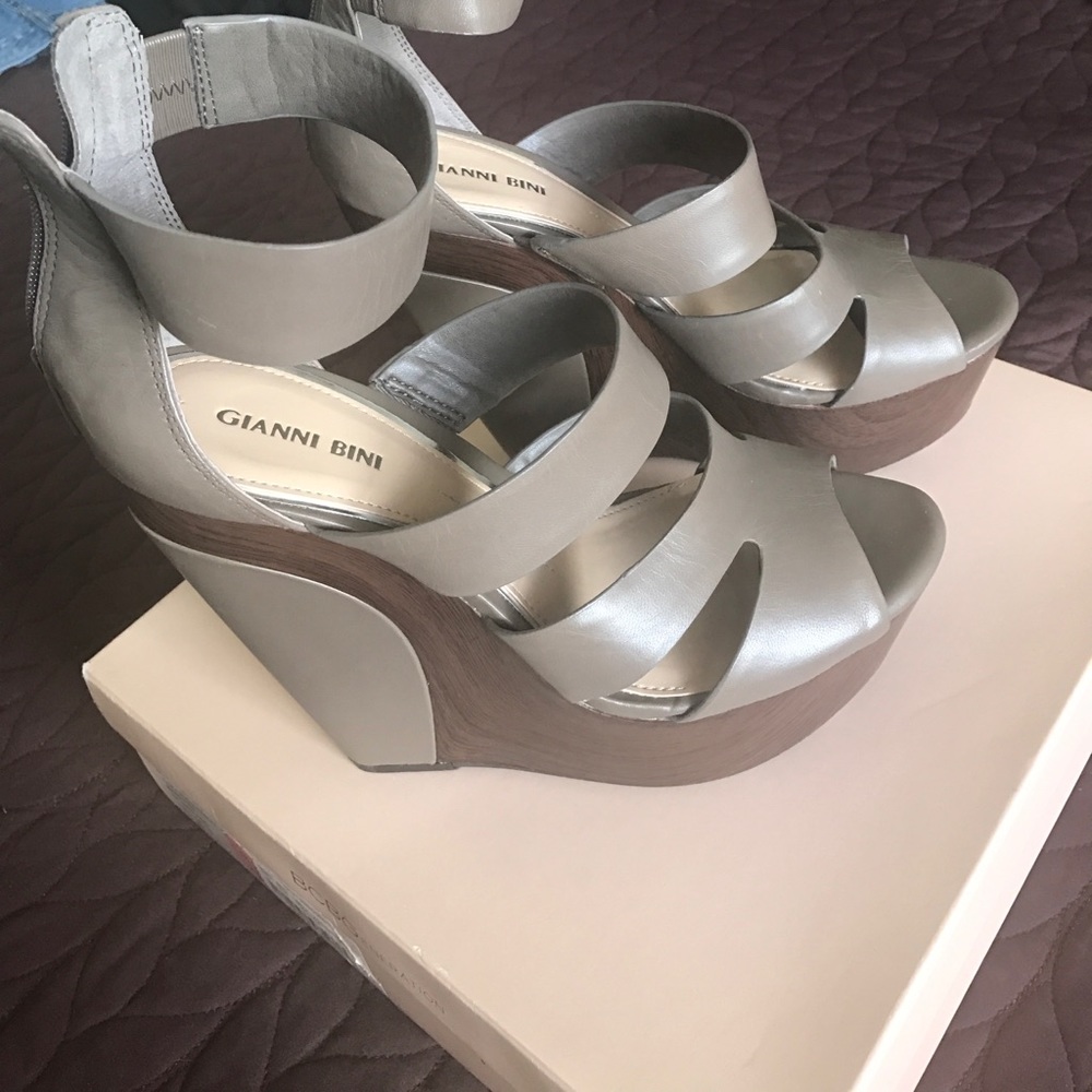 Gianni Bini wedge sandals