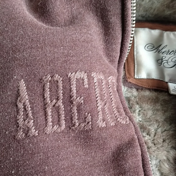 ❄️Abercrombie Jacket❄️ - Picture 5 of 6