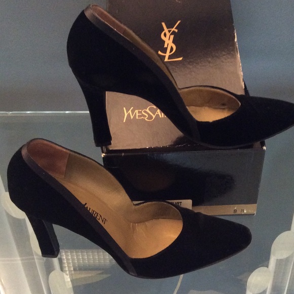 Yves Saint Laurent black velvet pumps - Picture 2 of 4