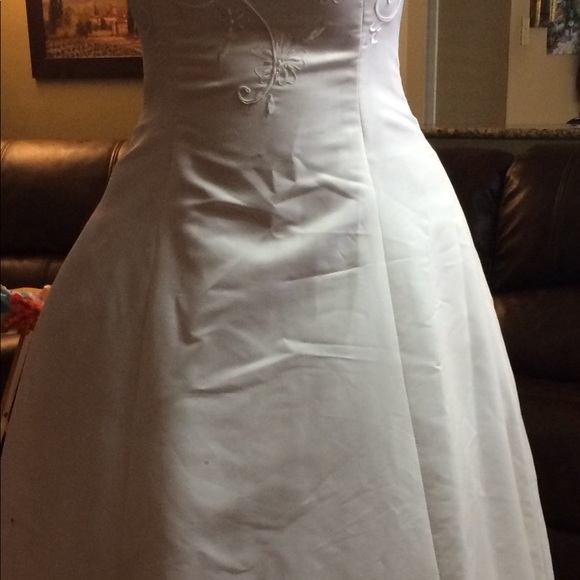 NWT Wedding gown - Picture 2 of 8