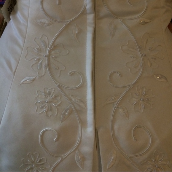 NWT Wedding gown - Picture 4 of 8