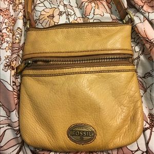 Small tan Fossil purse - real leather!