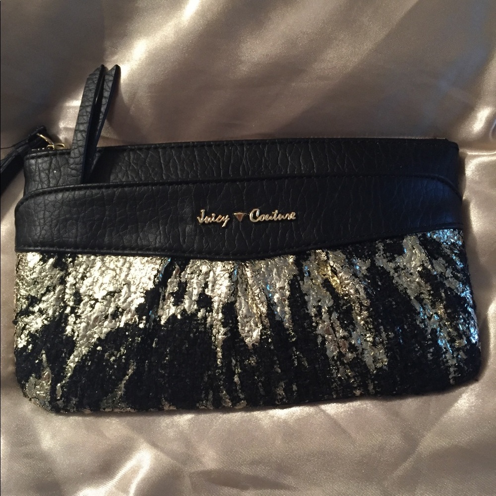 ‼️JUICY COUTURE wristlet‼️