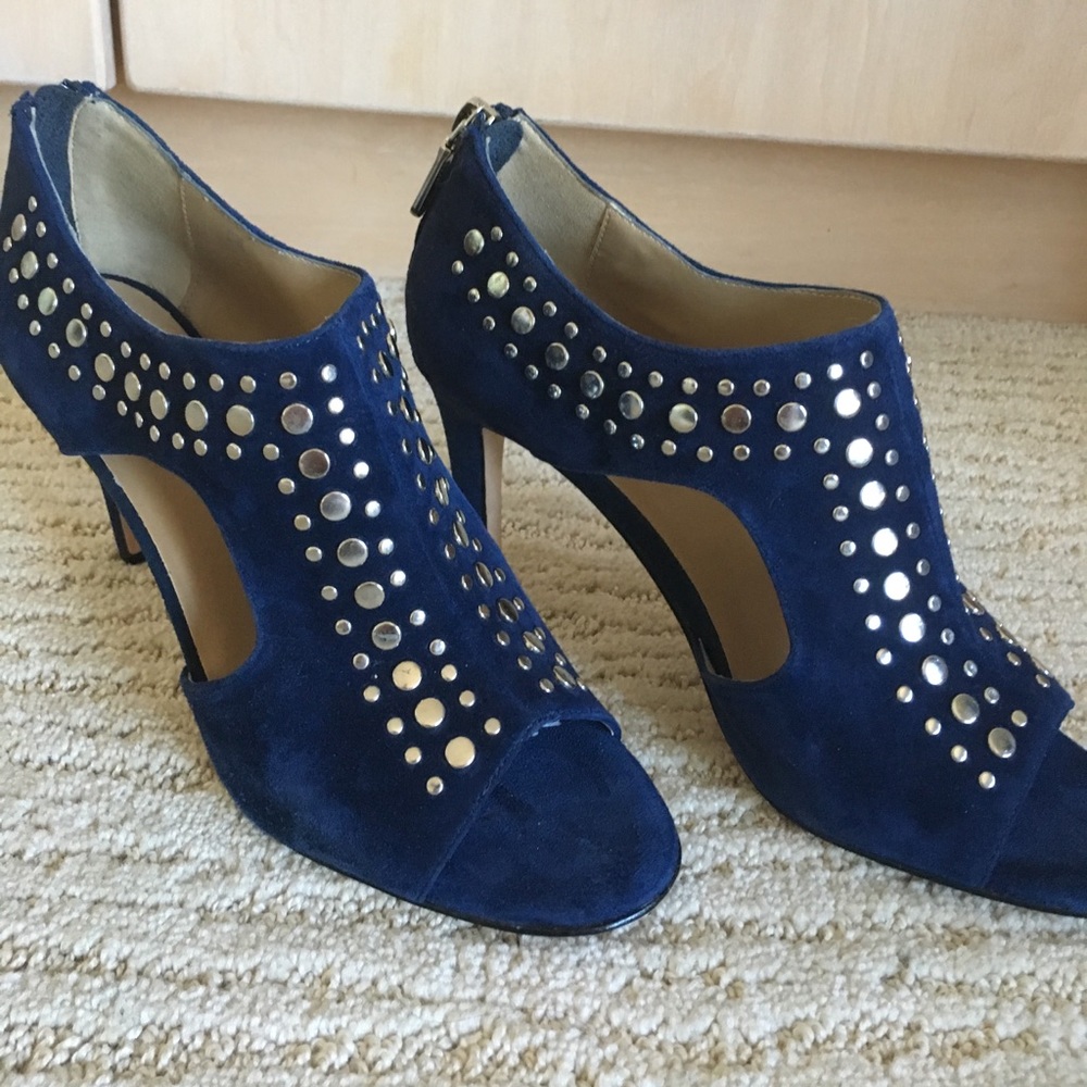 Van Elie blue suede heels. New