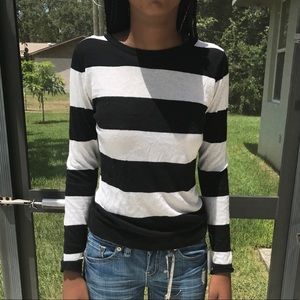 🔥Striped black and white light sweater🔥