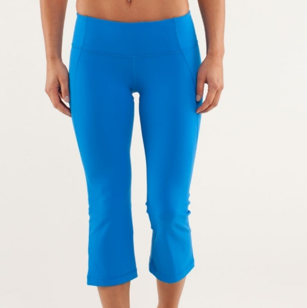 Gather and Crow Crops Sz 4