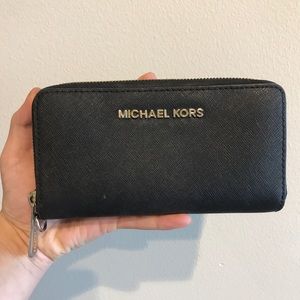Michael Kors wallet/wristlet