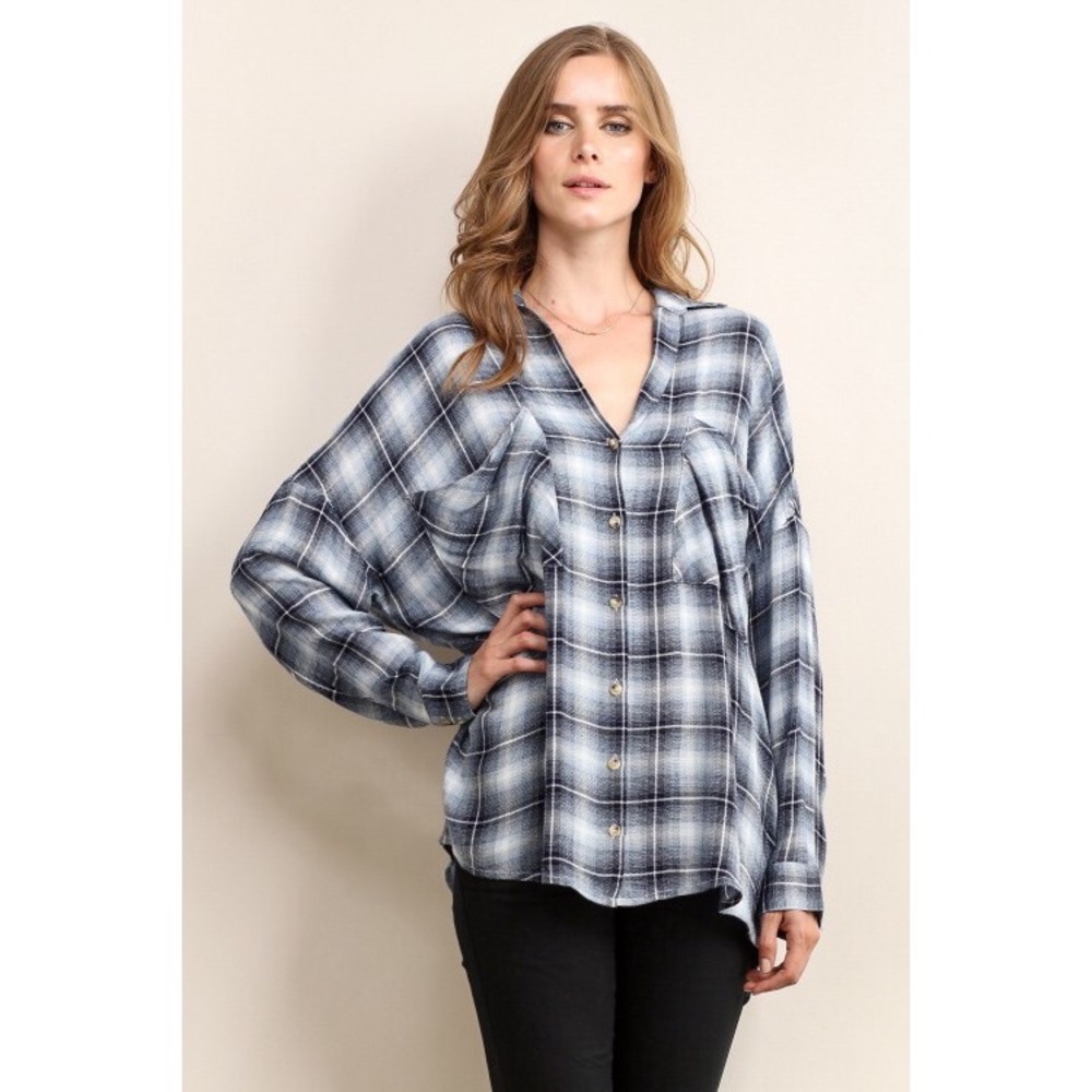 >>LAST<< Red Plaid Relaxed Fit Top - Picture 4 of 4