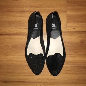Black pointed comfort flats