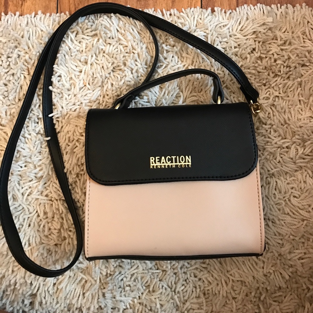 Reaction Kenneth Cole crossbody bag