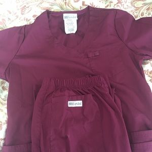 Uniform advantage scrubs