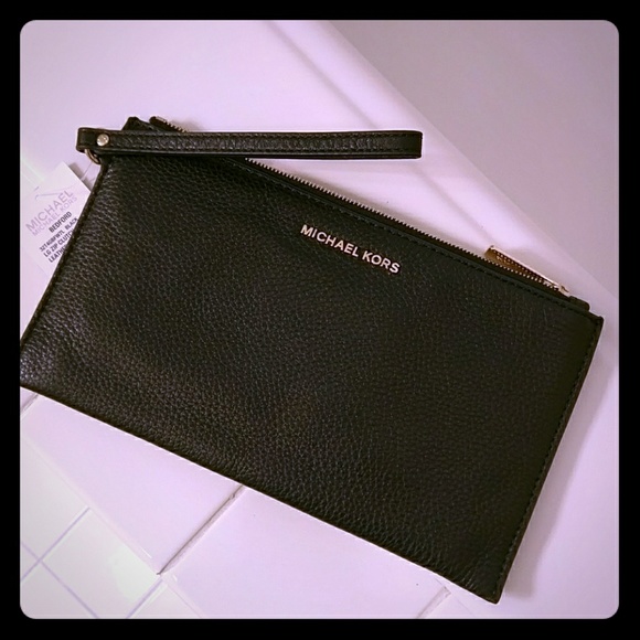 Michael Kors Collection Handbags - Michael Kors NEW wristlet