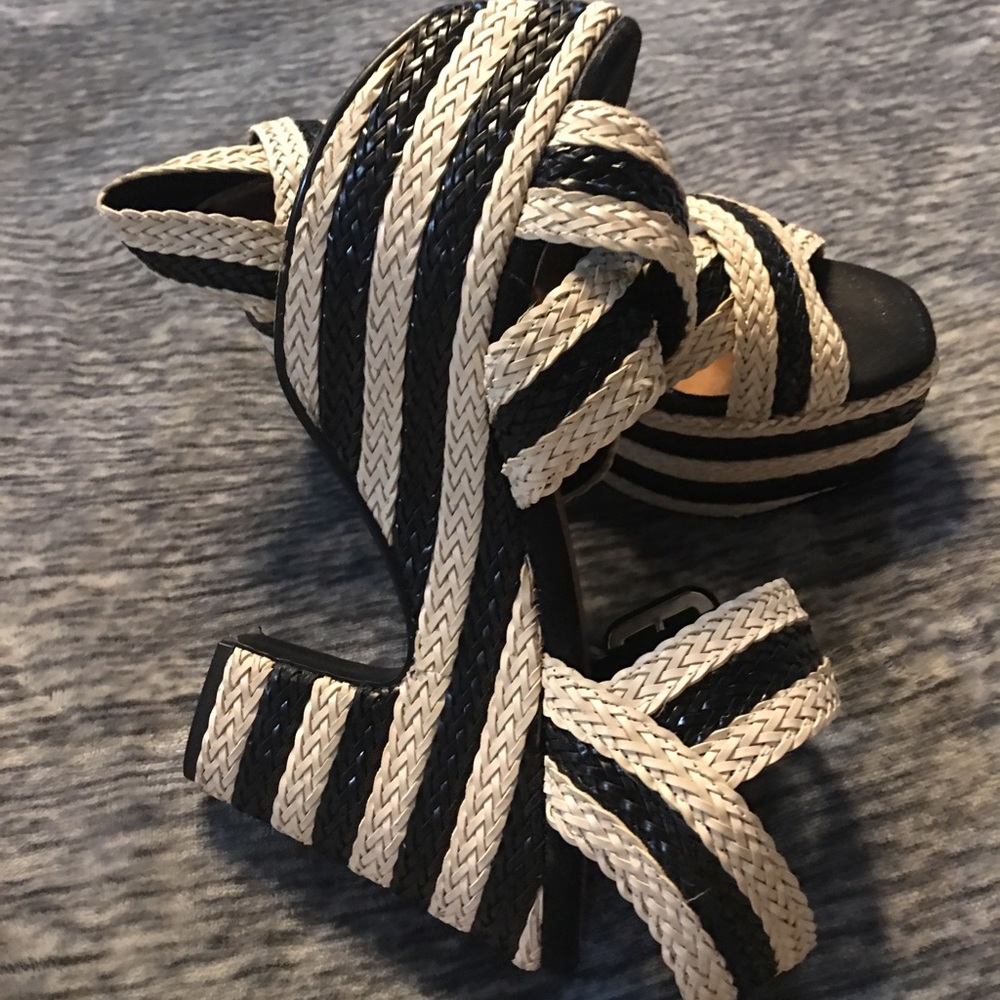 Azura chunky Wedge!