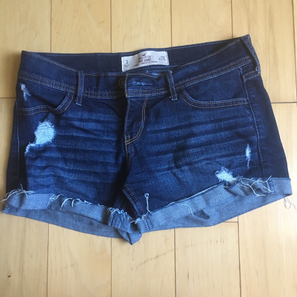 HOLLISTER SIZE 3 DENIM RIPPED SHORTS