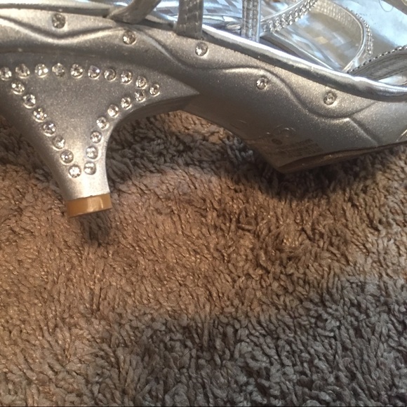 Formal Heels - Picture 4 of 5