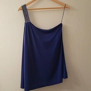 One shoulder top
