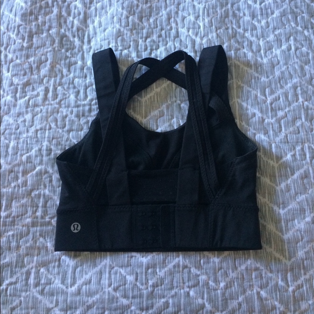 Lululemon sports bra