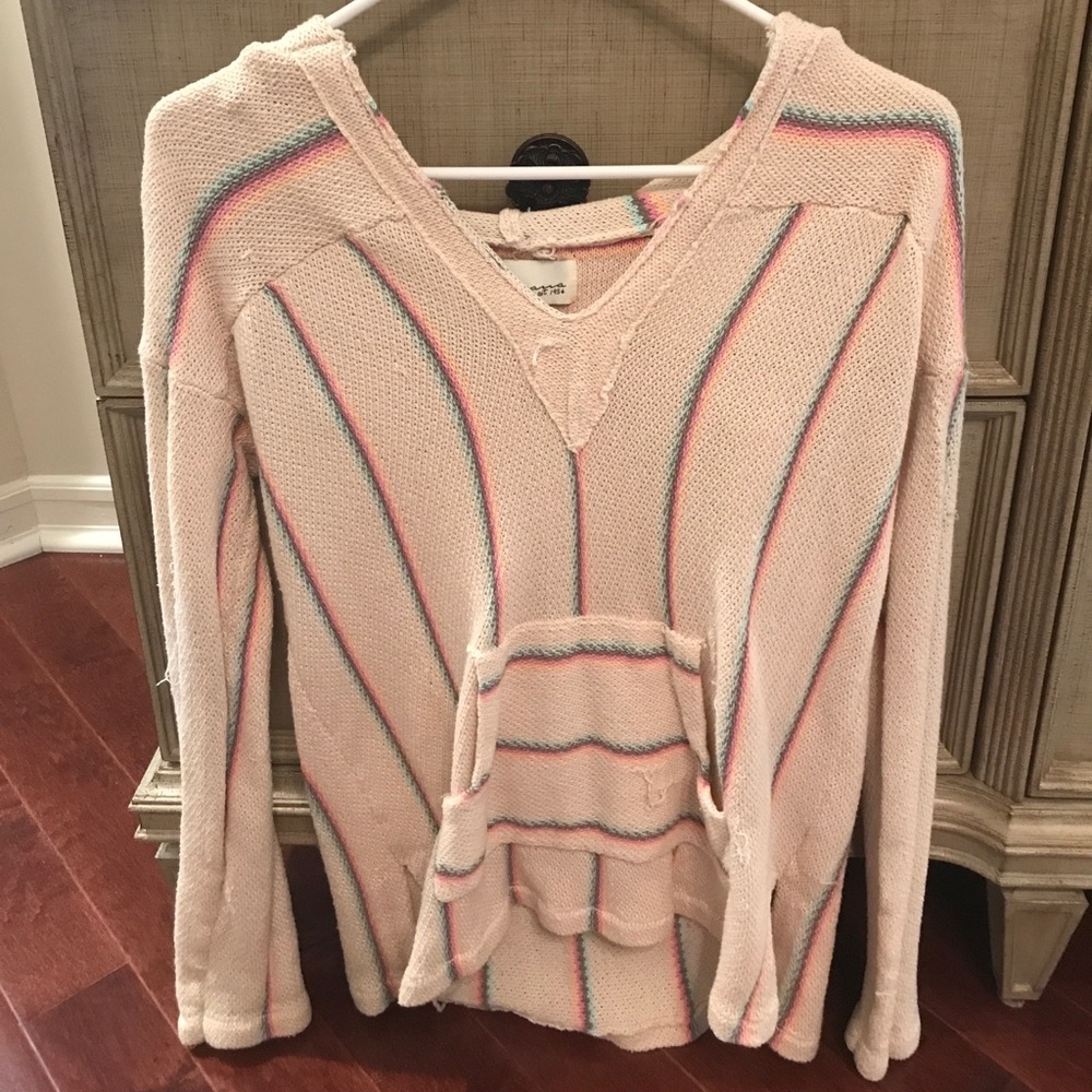Super comfy & soft beach sweatshirt.