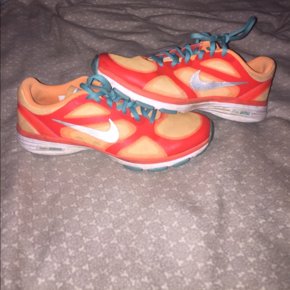 Nike tennis shoes