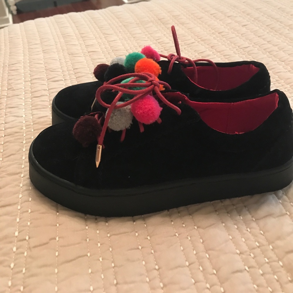 Black platform sneakers