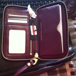 MARC BY MARC JACOBS Tech Wristlet