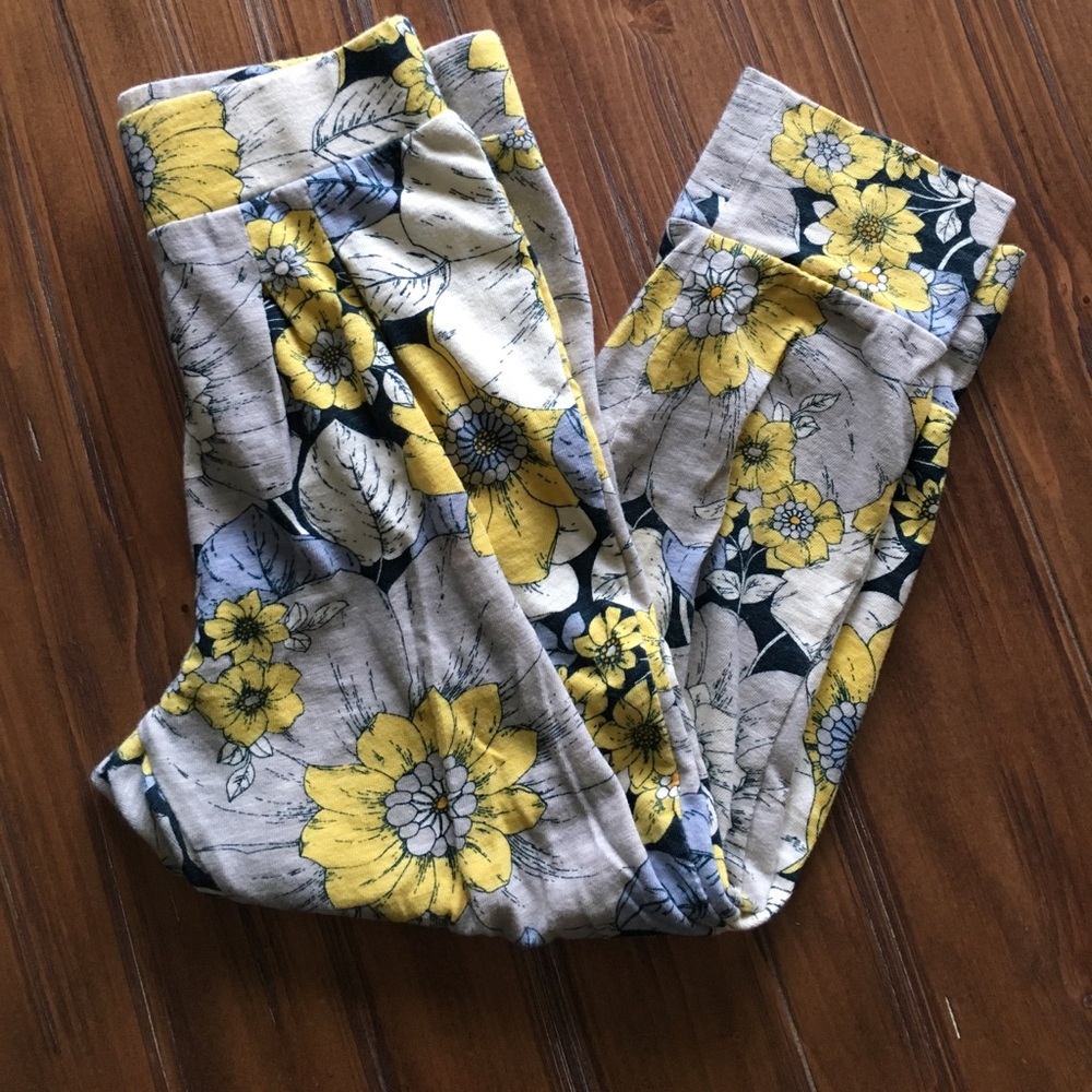 Gap kids knit pants, size medium