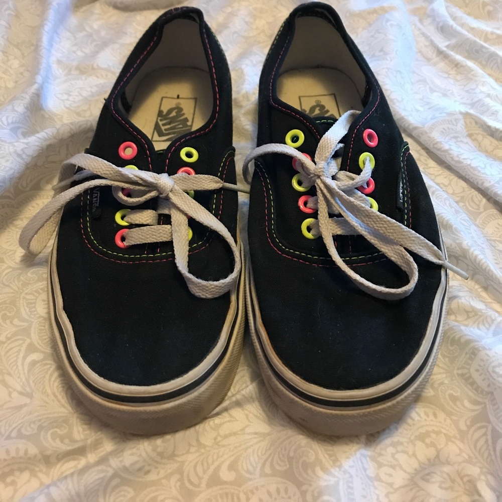 Black with pops of color VANS☺️