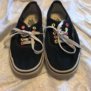 Black with pops of color VANS☺️