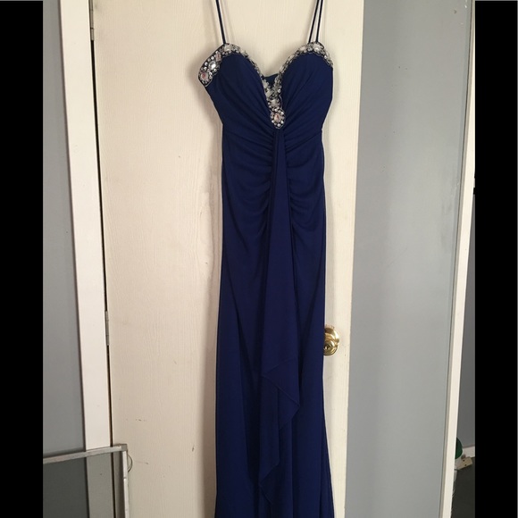 Prom/Formal Dress - Picture 2 of 3