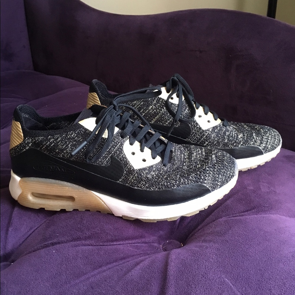 Air Max 90 Ultra 2.0 black/gold size 8