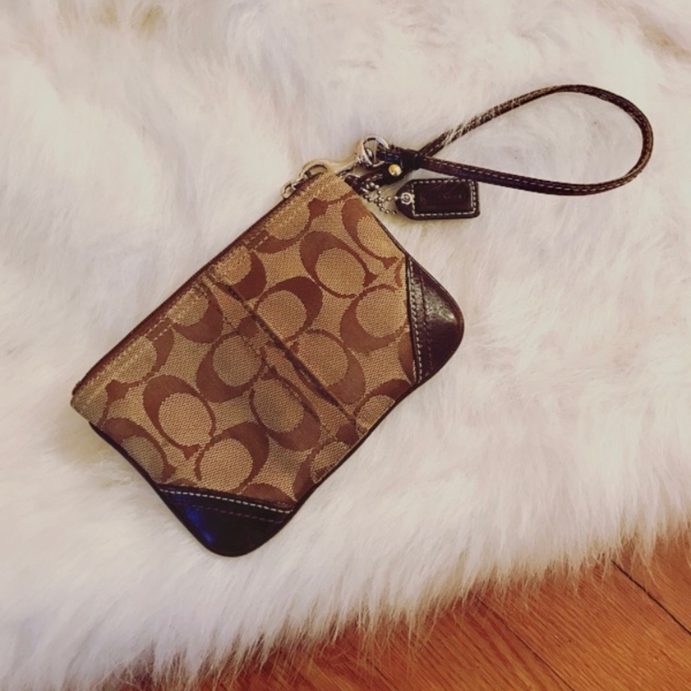Coach Wristlet + Box (EUC)