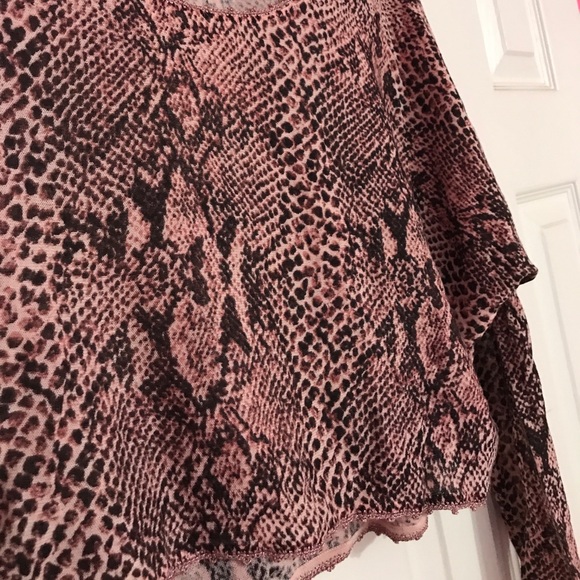 Betsey Johnson Pink Snakeskin print Crop Top - Picture 4 of 4