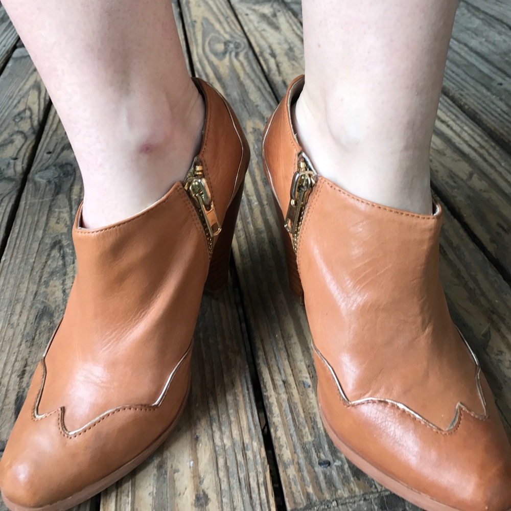 Cute little country booties with gold trim, size 8