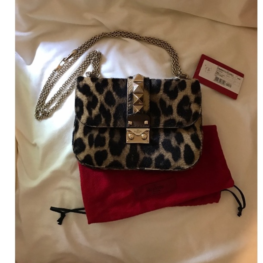 ❤️RARE❤️ Valentino Garavani cheetah glamlock