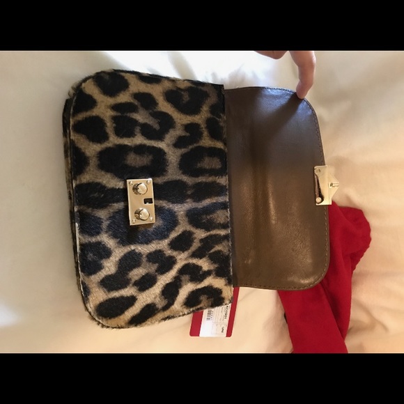 ❤️RARE❤️ Valentino Garavani cheetah glamlock - Picture 6 of 8