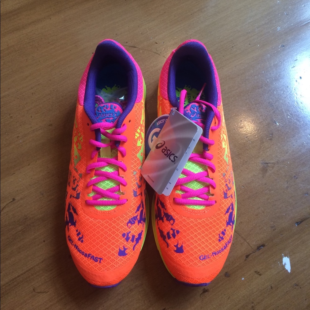 BNIB women's Asics! Size 8.5