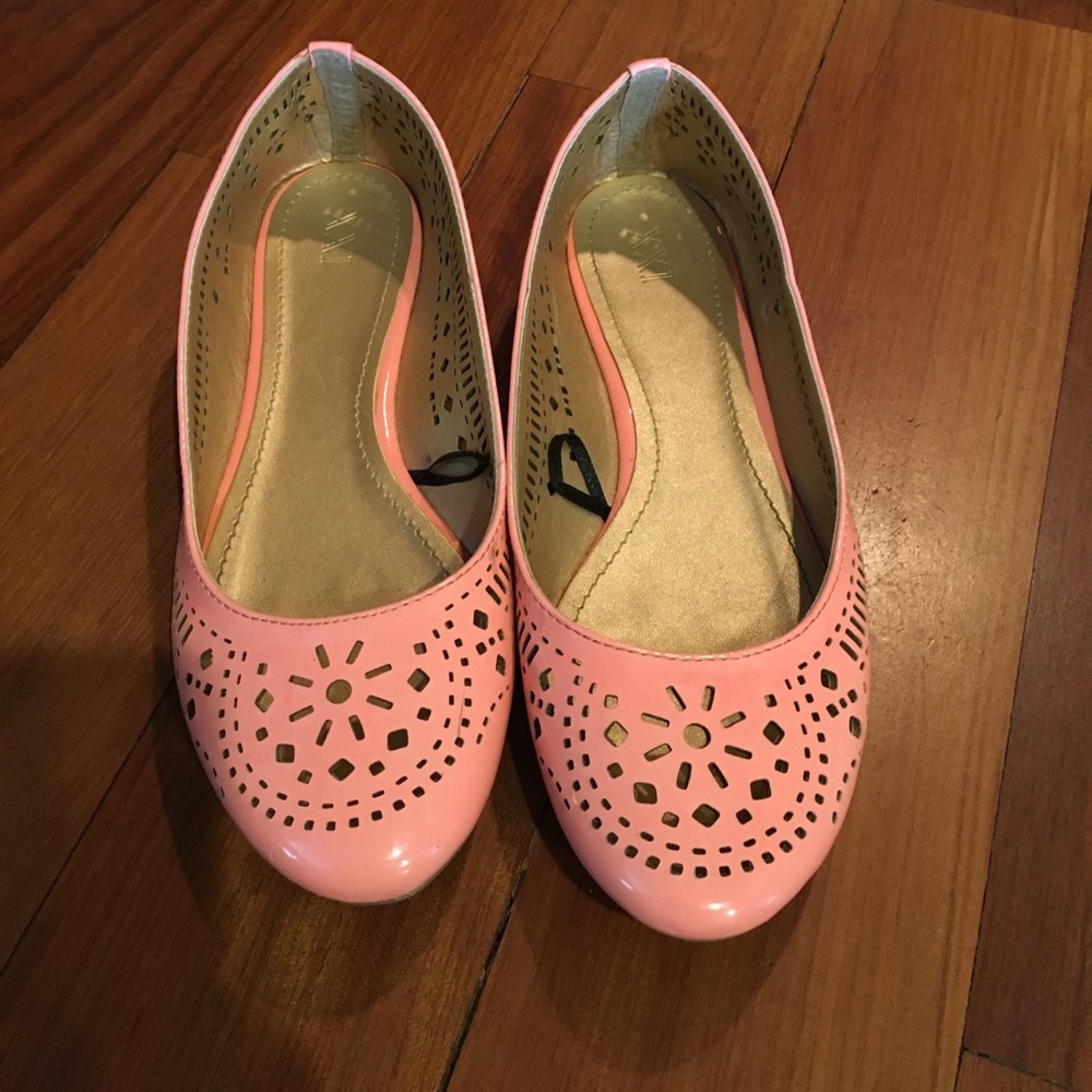 Pink flats
