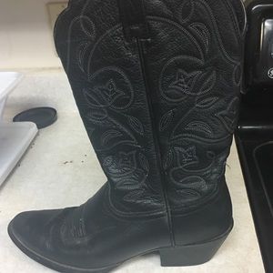 Ariat Cowboy Boots.