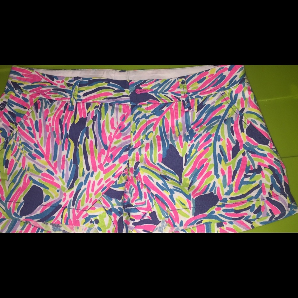 Lilly Pulitzer size 8 Walsh Shorts. EUC