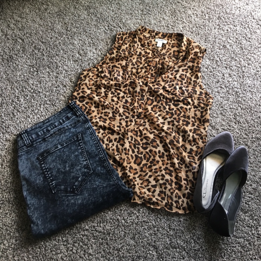 Leopard print button-up tank