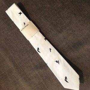 NWT White and Navy Surfing LAD Tie