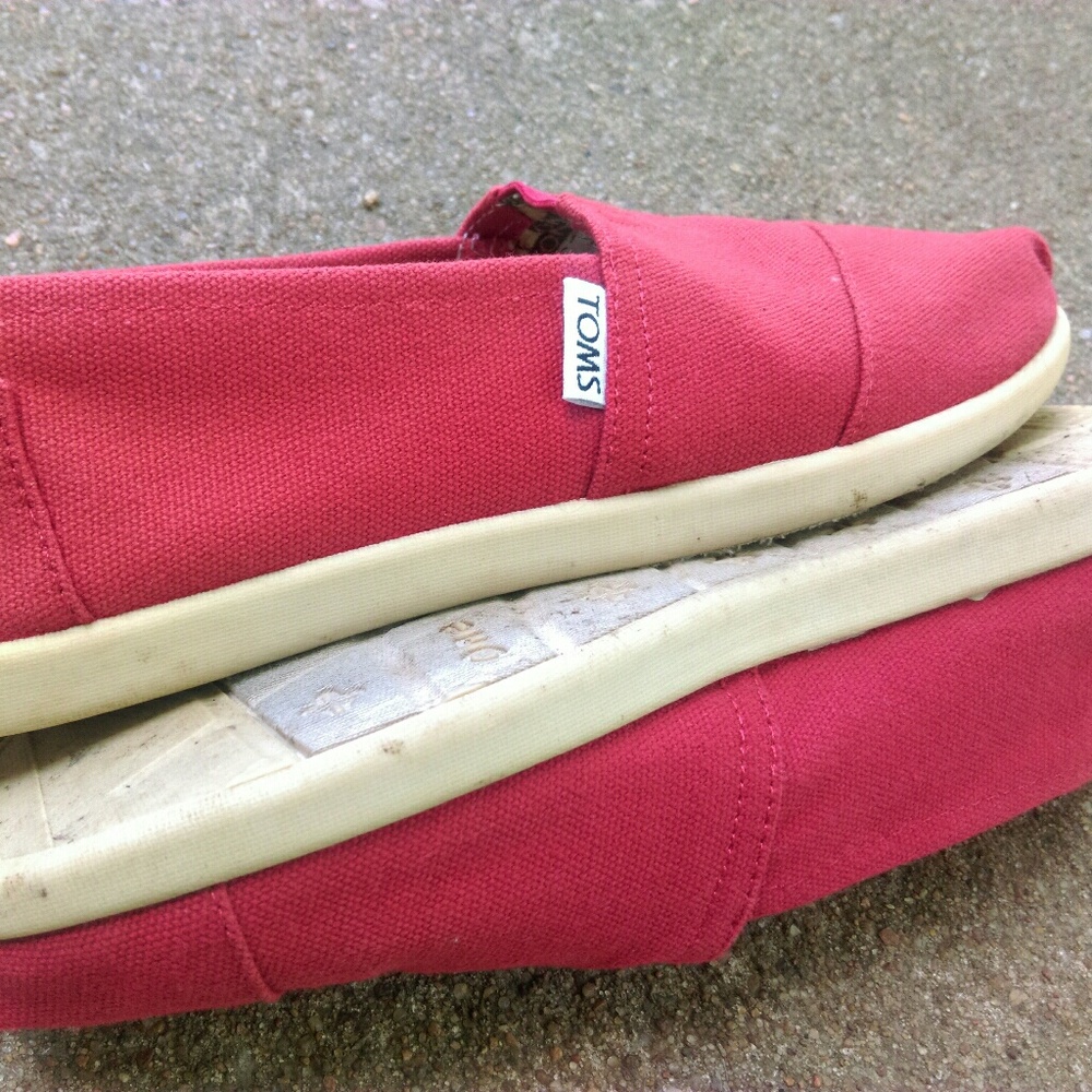 Red TOMS - Picture 5 of 6