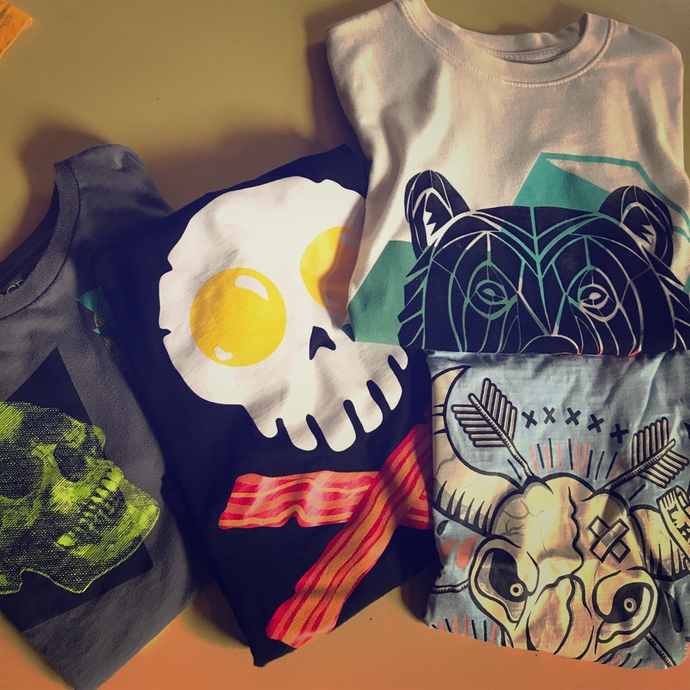 ✨BUNDLE💥 Boy's 7/8 (medium) Tees