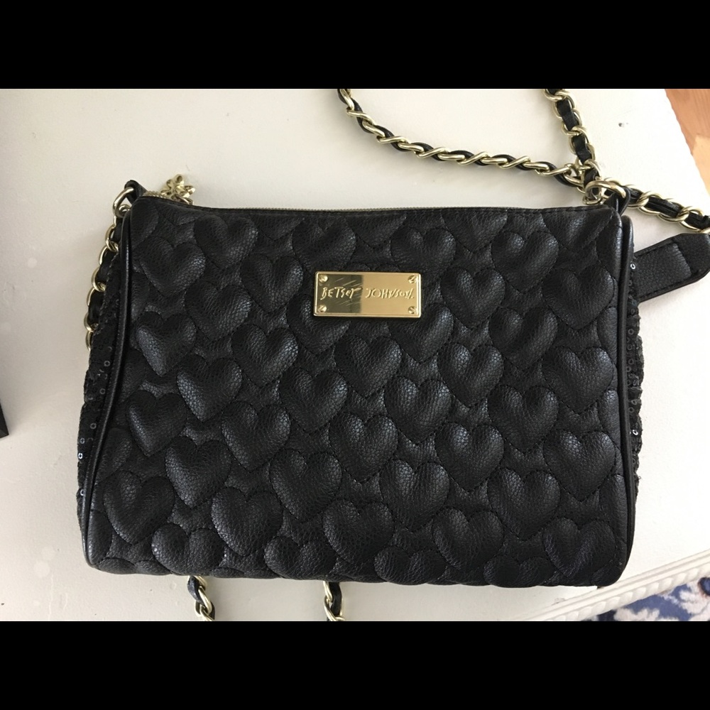 BETSEY JOHNSON CROSSBODY HANDBAG