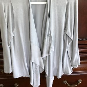 Alfani  top size large light silvery gray