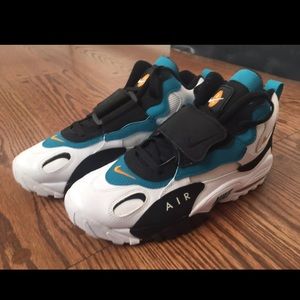 New Nike air max speed turf in a size 10