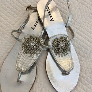 ☀️FINAL💲⬇️ Silver Embossed Sandals w Rhinestones