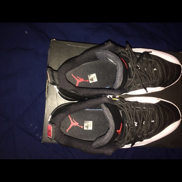 Air Jordan 12 low playoffs