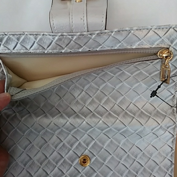 NWT Guess Leather Wallet - Picture 4 of 5